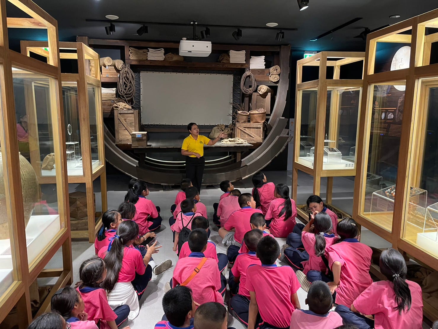 ภาพประกอบ ข่าวกิจกรรม