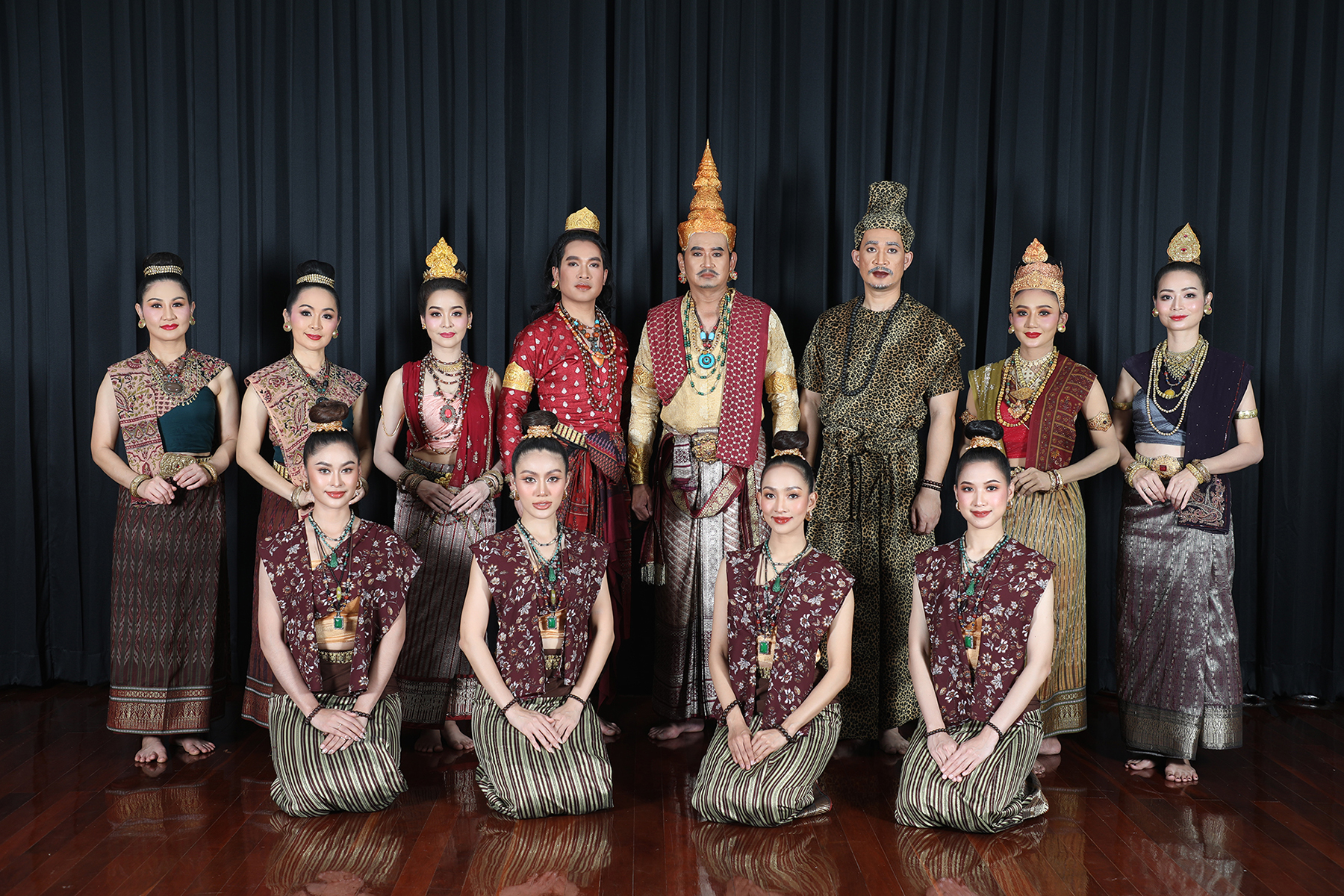 ภาพประกอบ :“สุดาวรรณ” เผยกรมศิลป์ เนรมิต ละครตำนานรักภูพระบาท "อุสา - บารส" ยกทัพโขน ชุดศึกกุมภกรรณ ตอน “สุครีพถอนต้นรัง”