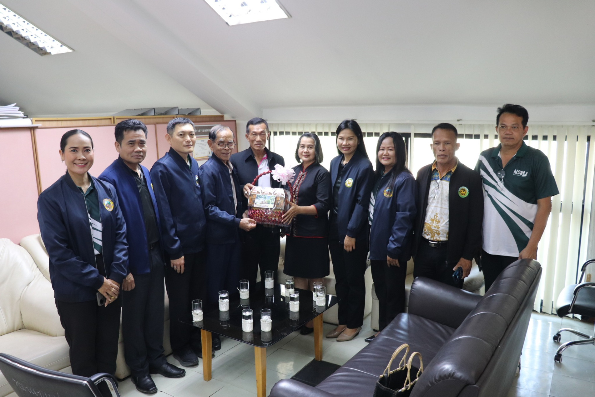 ภาพประกอบ :สำนักงานเทศบาลตำบลศีขรภูมิ อำเภอศีขรภูมิ จังหวัดสุรินทร์