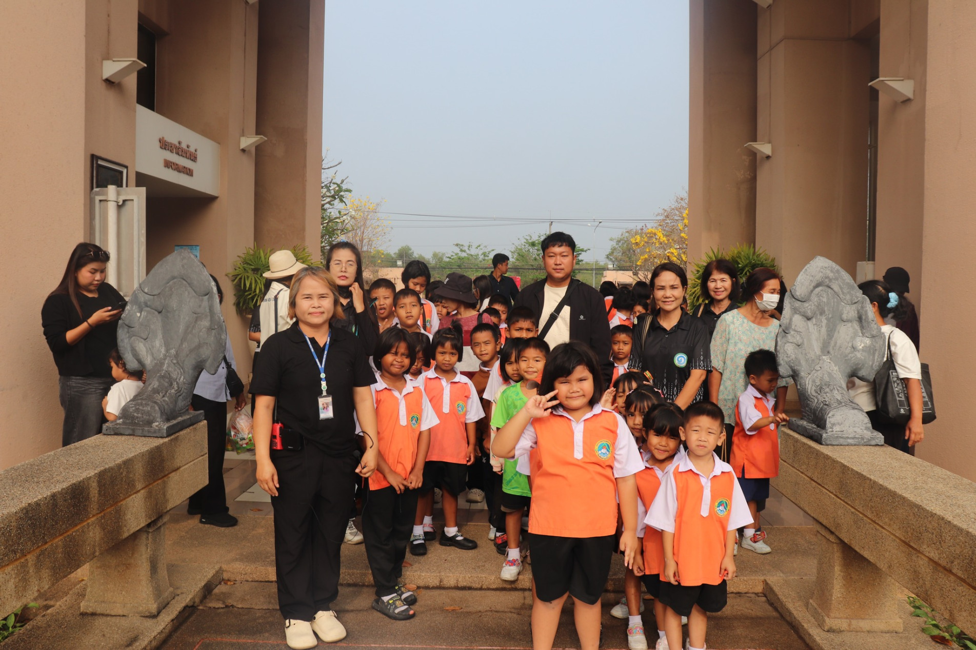 ภาพประกอบ :โรงเรียนบ้านตะตึงไถง ตำบลนอกเมือง อำเภอเมือง จังหวัดสุรินทร์