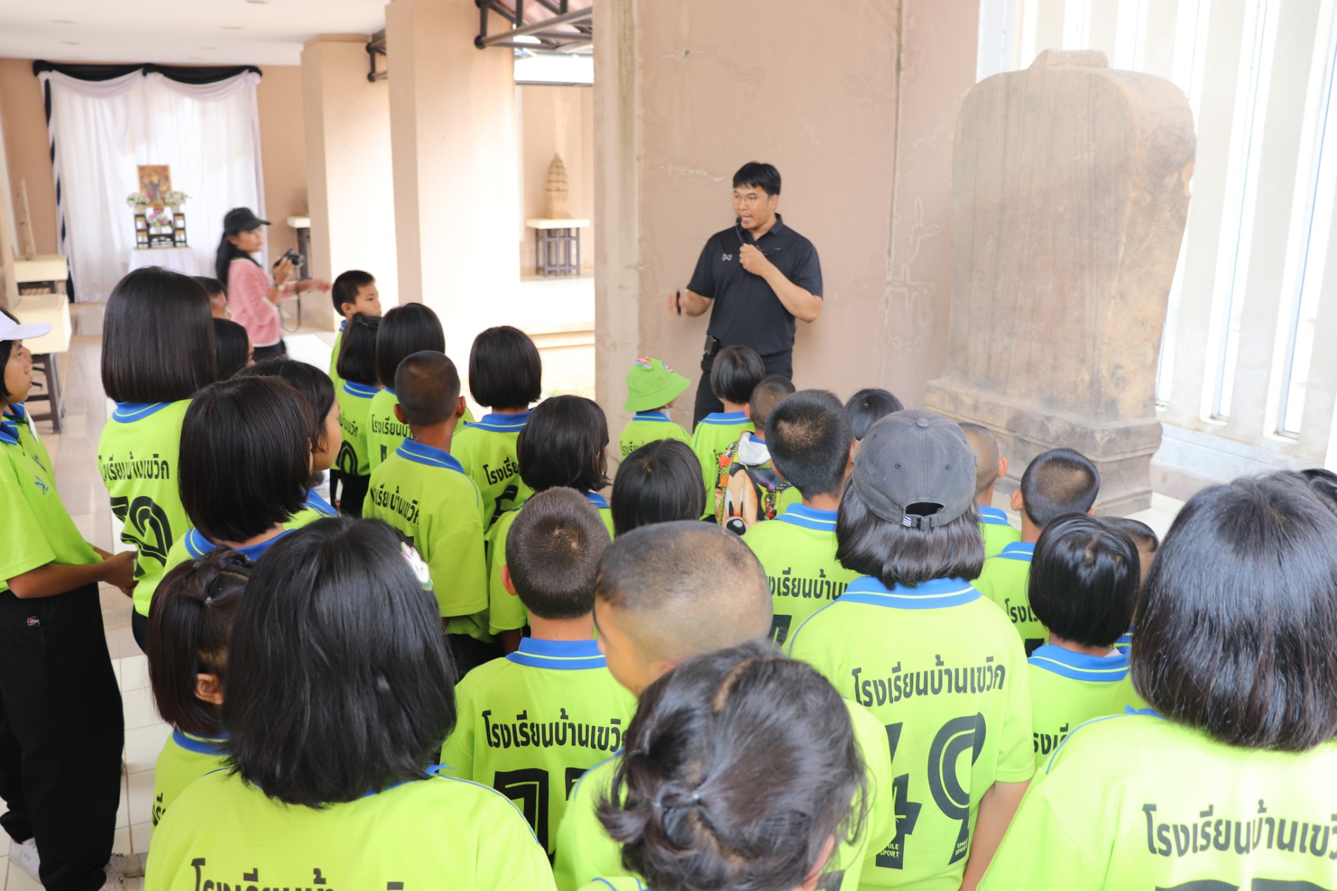 ภาพประกอบ :โรงเรียนบ้านเขวิก ตำบลสะเดาใหญ่ อำเภอขุขันธ์ จังหวัดศรีสะเกษ