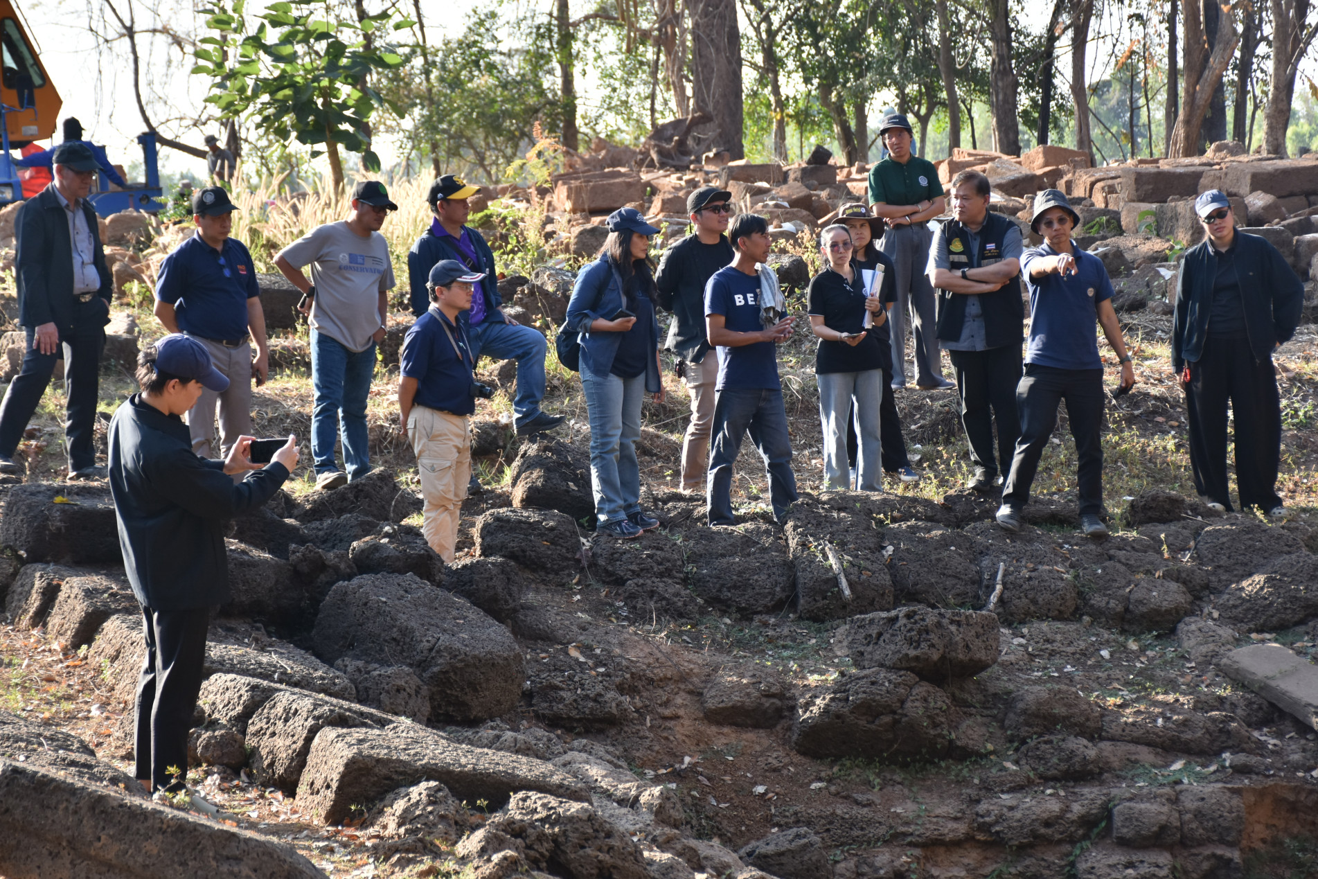ภาพประกอบ :ตรวจรับงานโครงการบูรณะโบราณสถานปราสาทบ้านปราสาท (ปราสาทกังแอน) ตำบลกระเทียม อำเภอสังขะ จังหวัดสุรินทร์ (งวดที่2)