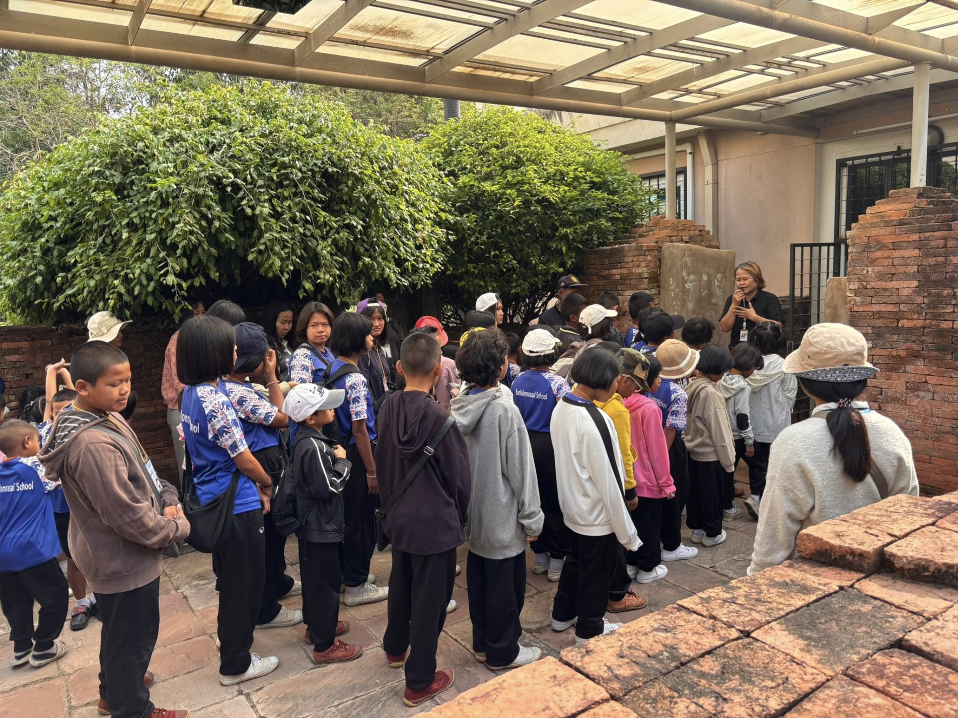 ภาพประกอบ :โรงเรียนบ้านละลมระไซ ตำบลปรือ อำเภอปราสาท จังหวัดสุรินทร์