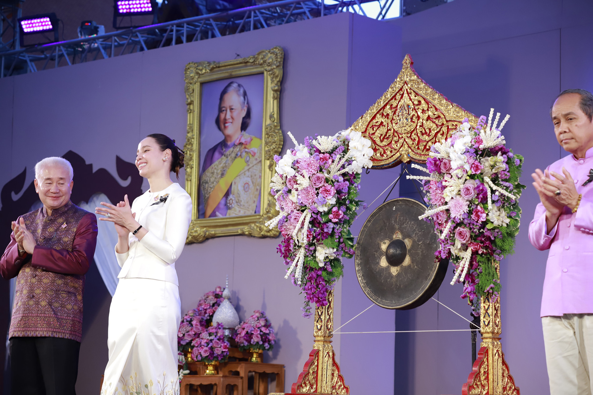 ภาพประกอบ :วธ. ชวนแต่งไทยร่วมงานสัปดาห์วันอนุรักษ์มรดกไทย พุทธศักราช 2569