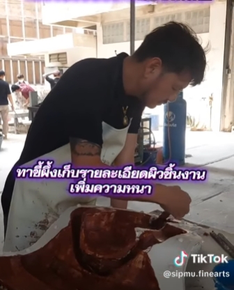 ภาพประกอบ :ขั้นตอน : การเตรียมชิ้นงาน  เพื่อแสดงขั้นตอนการเข้าดินไทย สำหรับเป็นสื่อความรู้ในการเผยแพร่