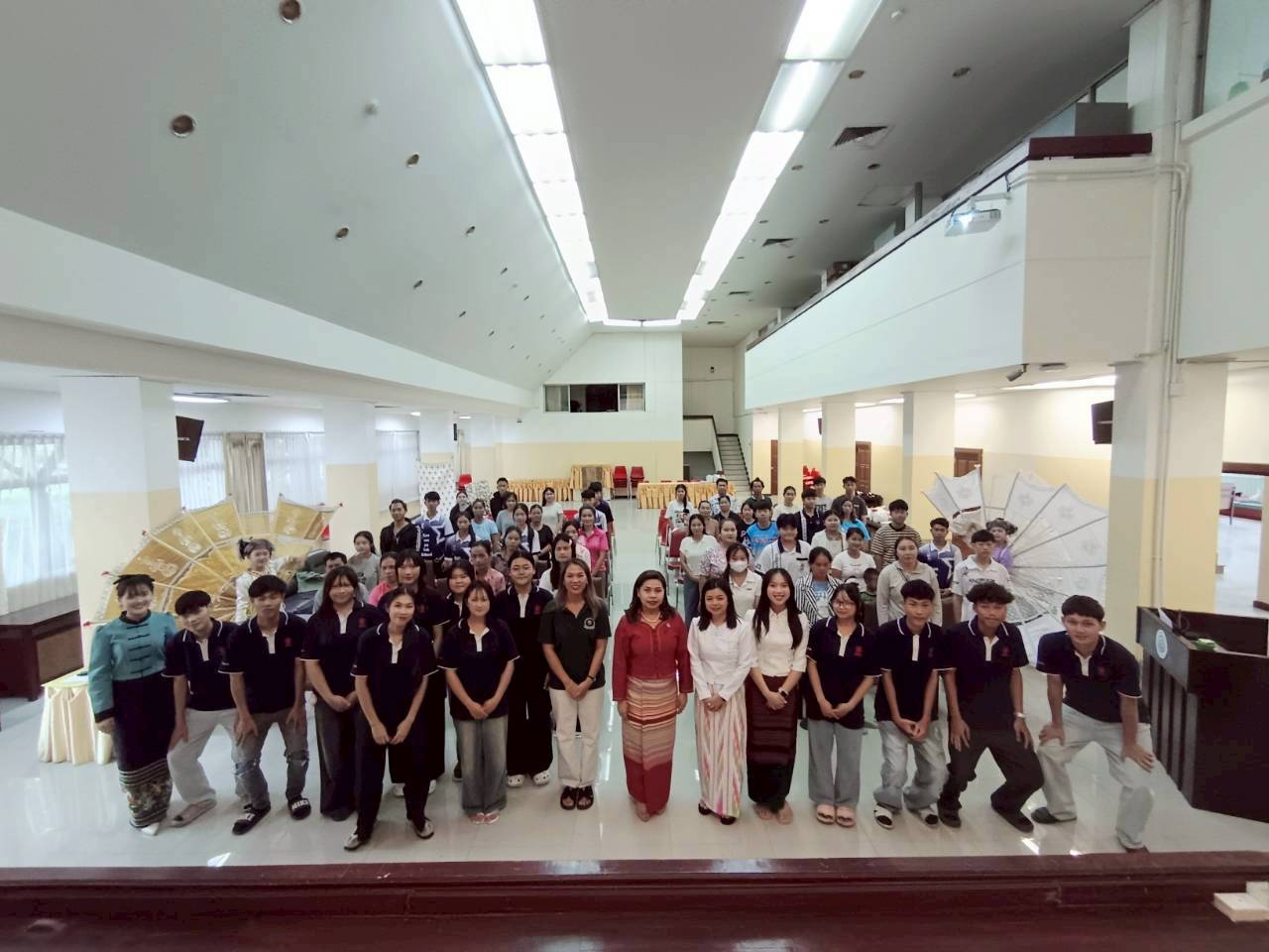 ภาพประกอบ :หอสมุดแห่งชาติรัชมังคลาภิเษก เชียงใหม่ ให้ความอนุเคราะห์ในการใช้สถานที่ กับทางกลุ่ม Shan Youth Power เพื่อแนะนำโครงการทุนการศึกษาเพื่อลูกหลานแรงงานและเด็กไร้สัญชาติ