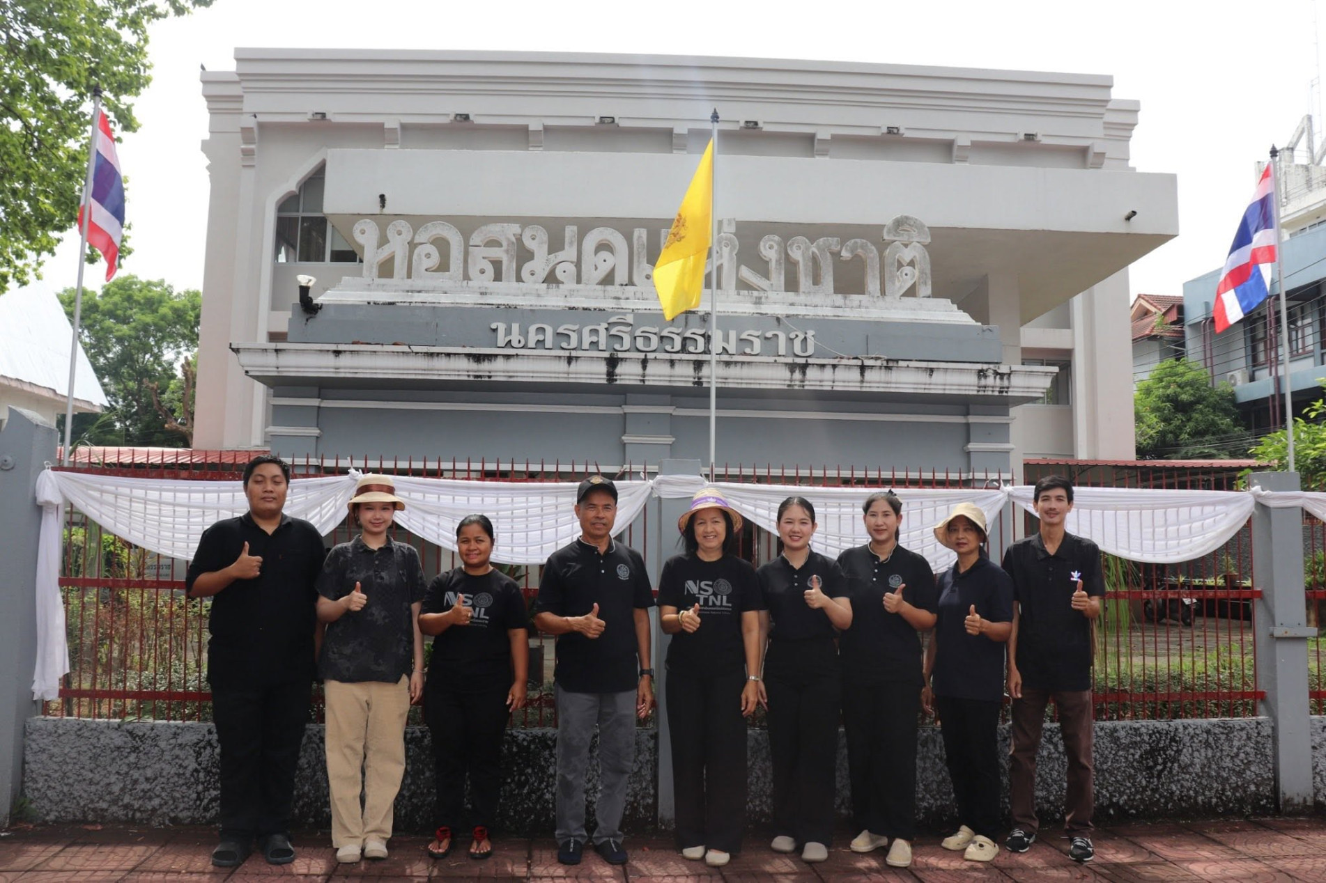 ภาพประกอบ :ร่วมประดับผ้าระบายสีขาว และประดับธงชาติไทย เนื่องในโอกาสวันฉัตรมงคล 2569