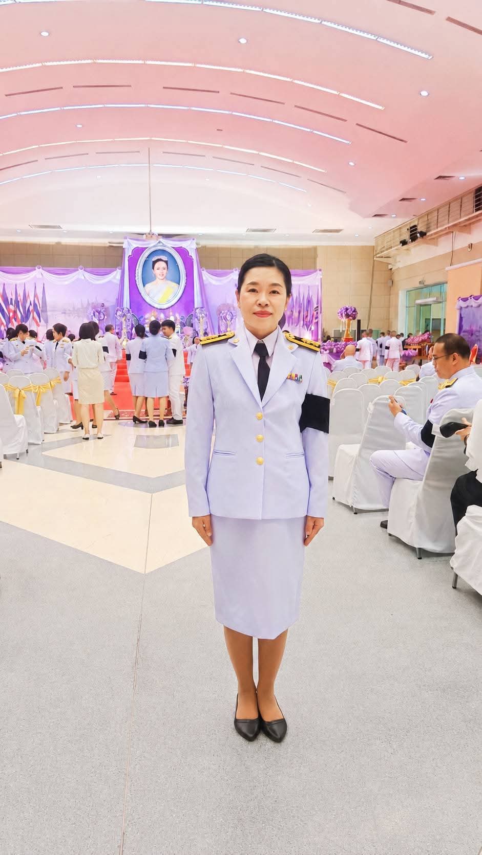 ภาพประกอบ :นางสาวพัทธวรรณ ขัตนำ เจ้าพนักงานห้องสมุดปฏิบัติงาน เข้าร่วมพิธีเจริญพระพุทธมนต์และทำบุญตักบาตรถวายพระราชกุศล งานเฉลิมพระเกียรติเนื่องในโอกาสพระราชพิธีมหามงคลเฉลิมพระชนมพรรษา ๔ รอบ สมเด็จพระนางเจ้าสุทิดา พัชรสุธาพิมลลักษณ พระบรมราชินี ๓ มิถุนายน ๒๕๖๙
