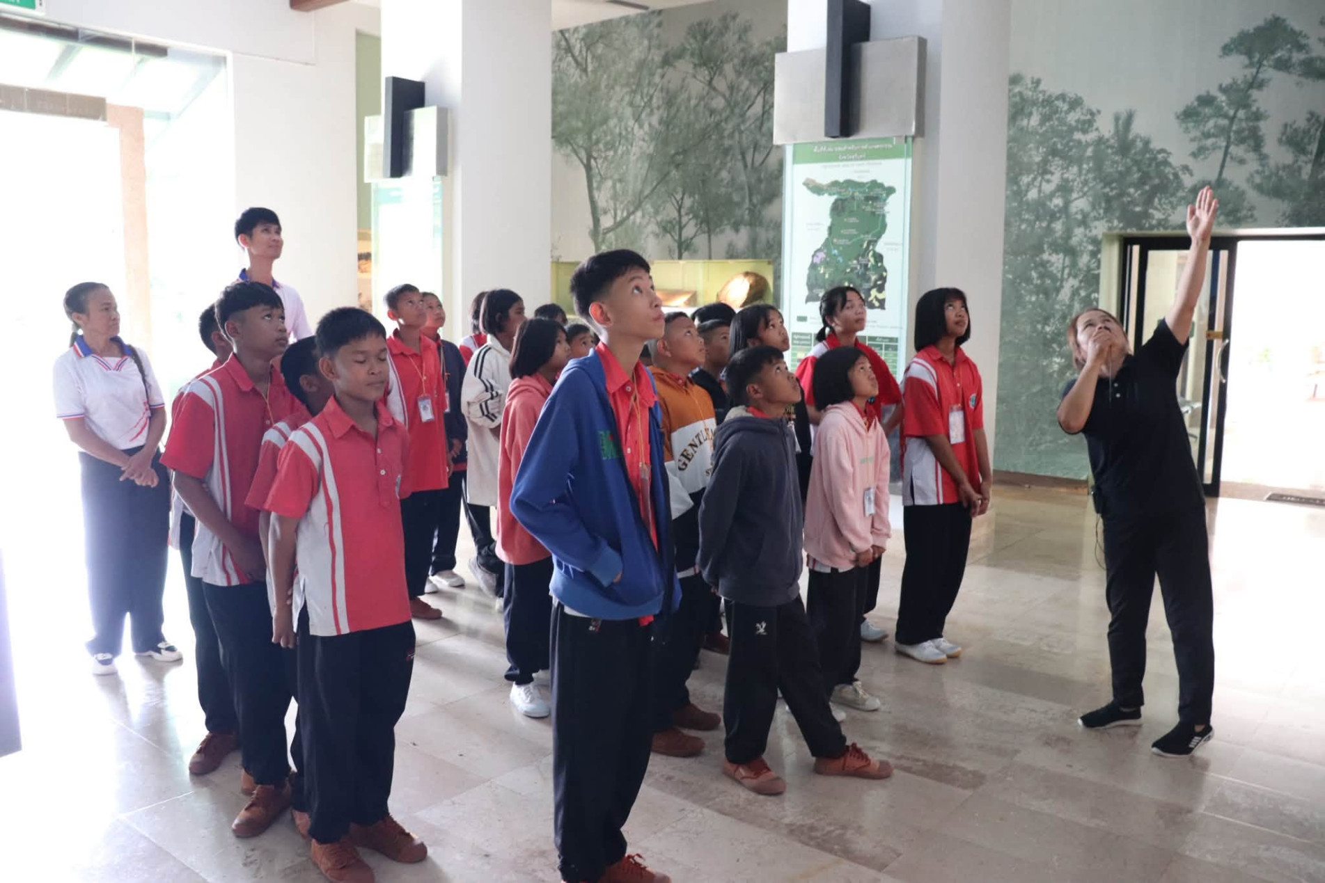 ภาพประกอบ :โรงเรียนบ้านระเวียง ตำบลระแงง อำเภอศีขรภูมิ จังหวัดสุรินทร์