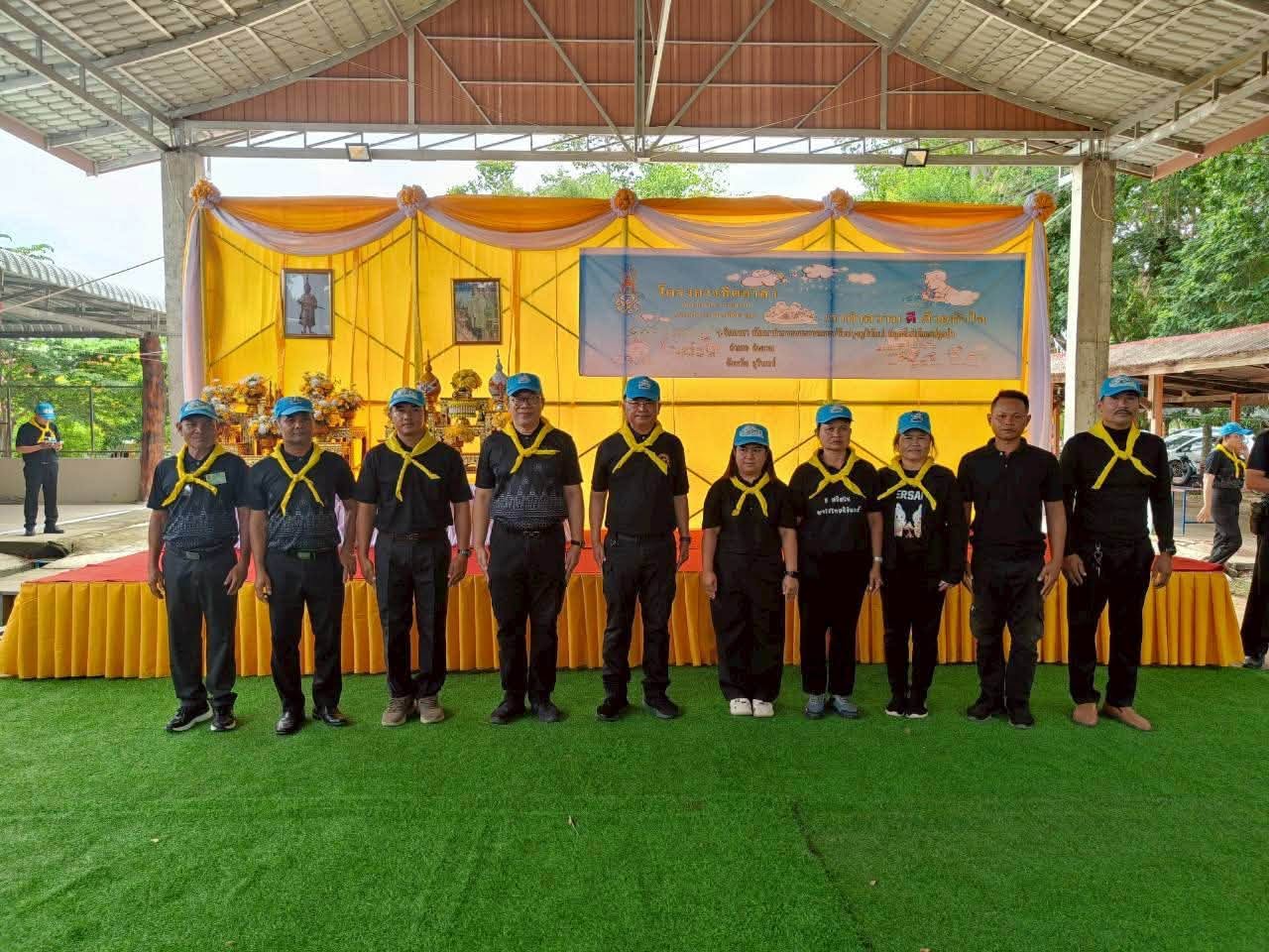 ภาพประกอบ :กิจกรรมจิตอาสาพัฒนาทำความสะอาดและปรับปรุงภูมิทัศน์ศาสนสถาน และปลูกต้นไม้