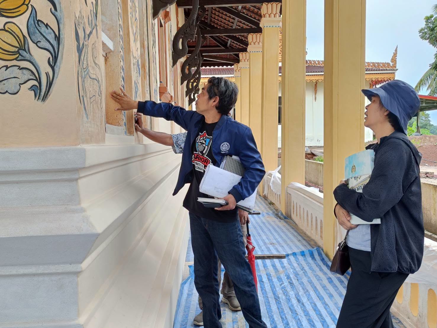 ภาพประกอบ :ตรวจสอบความคืบหน้างานโครงการบูรณะและปรับปรุงภูมิทัศน์อุโบสถ (สิม) หลังเก่า วัดมงคลนิมิตร ตำบลหายโศก อำเภอบ้านผือ จังหวัดอุดรธานี