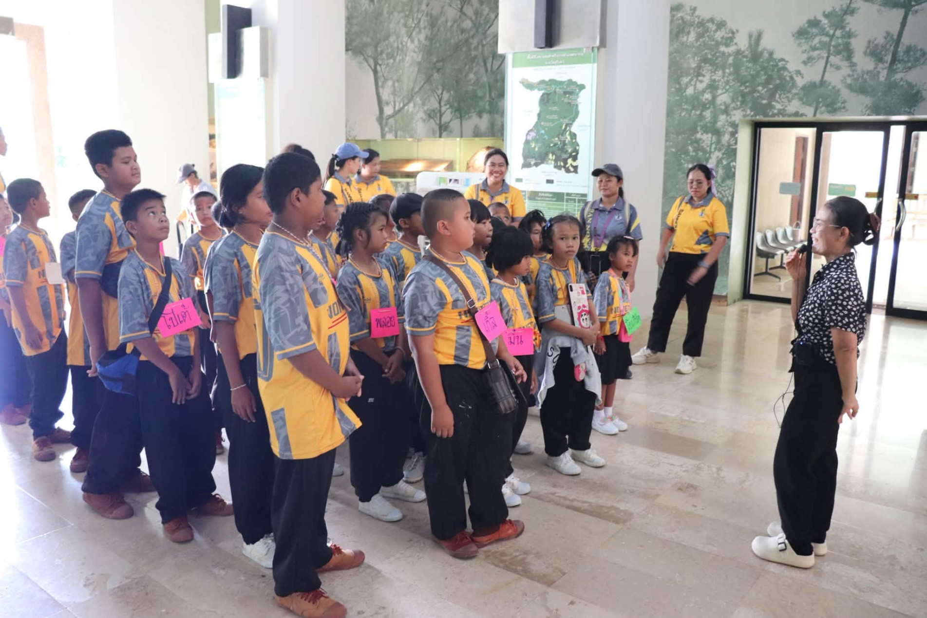 ภาพประกอบ :โรงเรียนบ้านหนองท่ม ตำบลแตล อำเภอศีขรภูมิ จังหวัดสุรินทร์