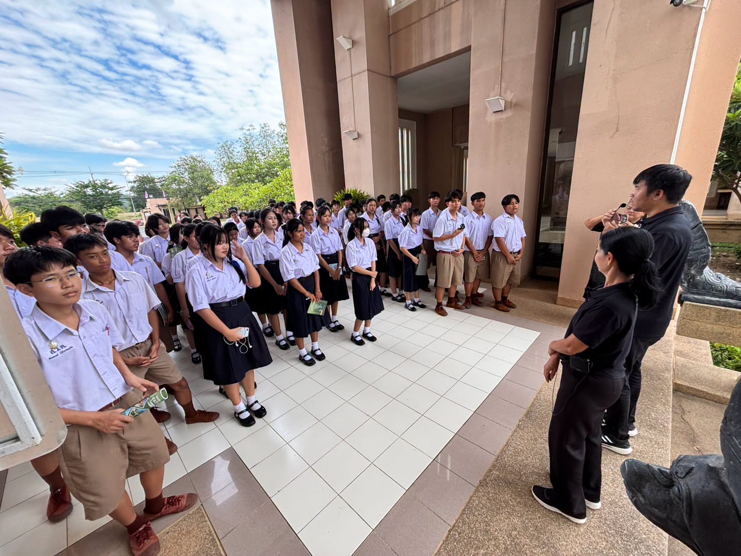 ภาพประกอบ :โรงเรียนสุรวิทยาคาร ตำบลในเมือง อำเภอเมือง จังหวัดสุรินทร์ ๒ กรกฎาคม ๒๕๖๙