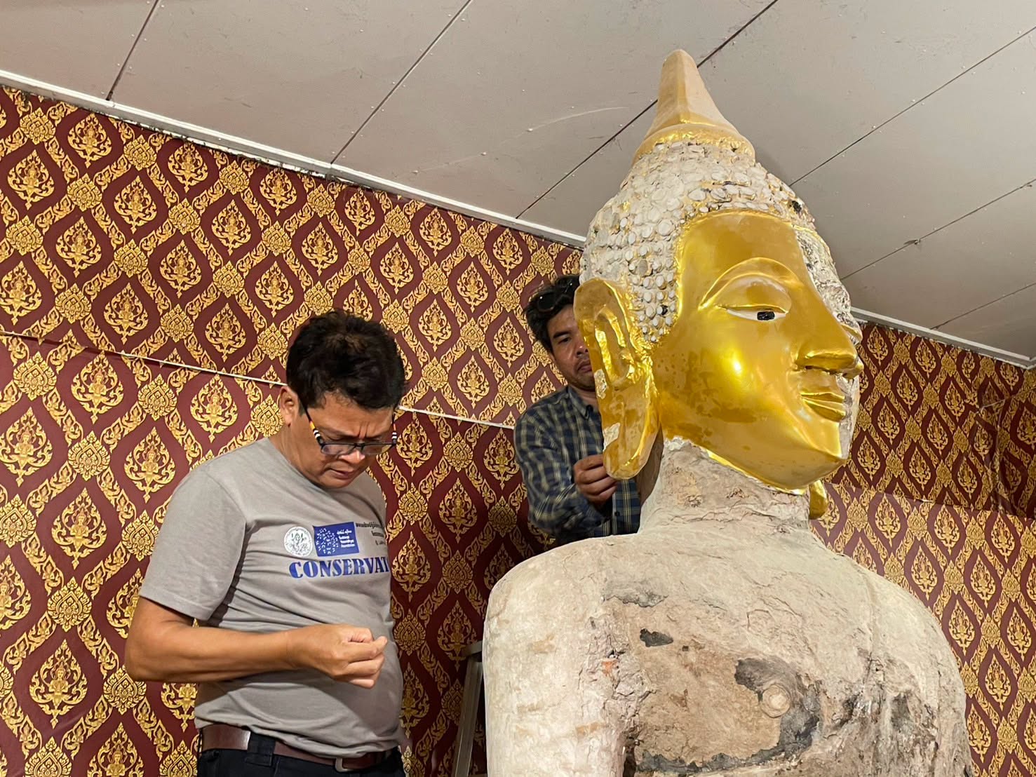 ภาพประกอบ :ลงพื้นที่เพื่อตรวจสอบองค์พระแสนห้า ณ วัดกุมภประดิษฐ์ ตำบลโพนสา อำเภอท่าบ่อ จังหวัดหนองคาย