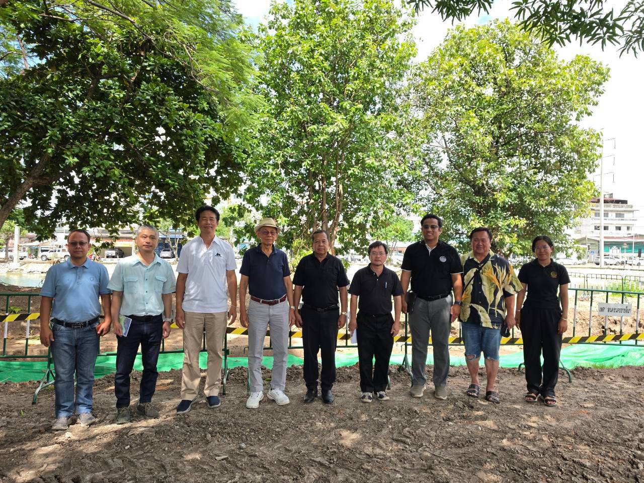 ภาพประกอบ :นายธนภัทร จิตสุทธิผล ผู้อำนวยการสำนักศิลปากรที่ 10 นครราชสีมา และเทศบาลนครนครราชสีมา เข้าร่วมประชุมหารือกับนายแพทย์วรรณรัตน์ ชาญนุกูล นายกเทศมนตรีนครนครราชสีมา