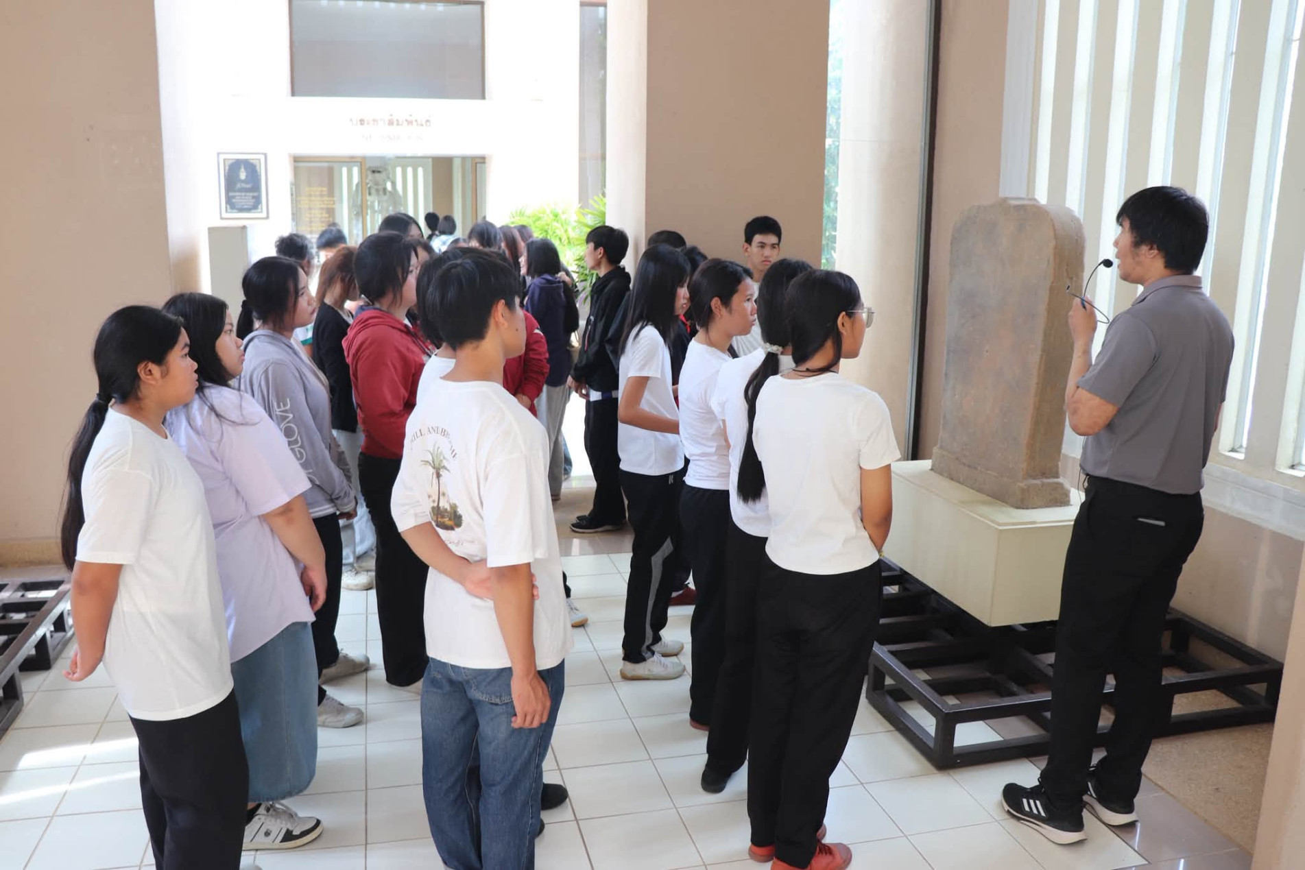 ภาพประกอบ :วิทยาลัยอาชีวศึกษาสุรินทร์ จังหวัดสุรินทร์