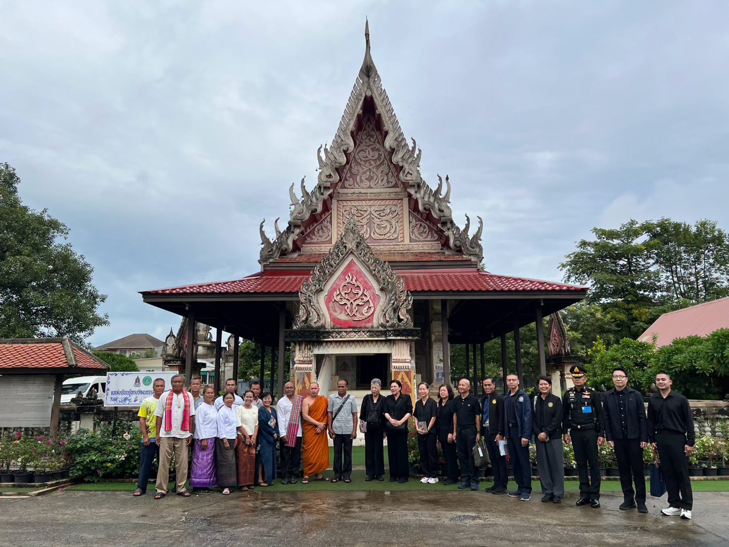 ภาพประกอบ :ร่วมลงพื้นที่ให้การต้อนรับกองงานในพระองค์สมเด็จพระกนิษฐาธิราชเจ้า กรมสมเด็จพระเทพรัตนราชสุดาฯ สยามบรมราชกุมารี ณ วัดไชยศรี ตำบลสาวะถี อำเภอเมืองขอนแก่น จังหวัดขอนแก่น