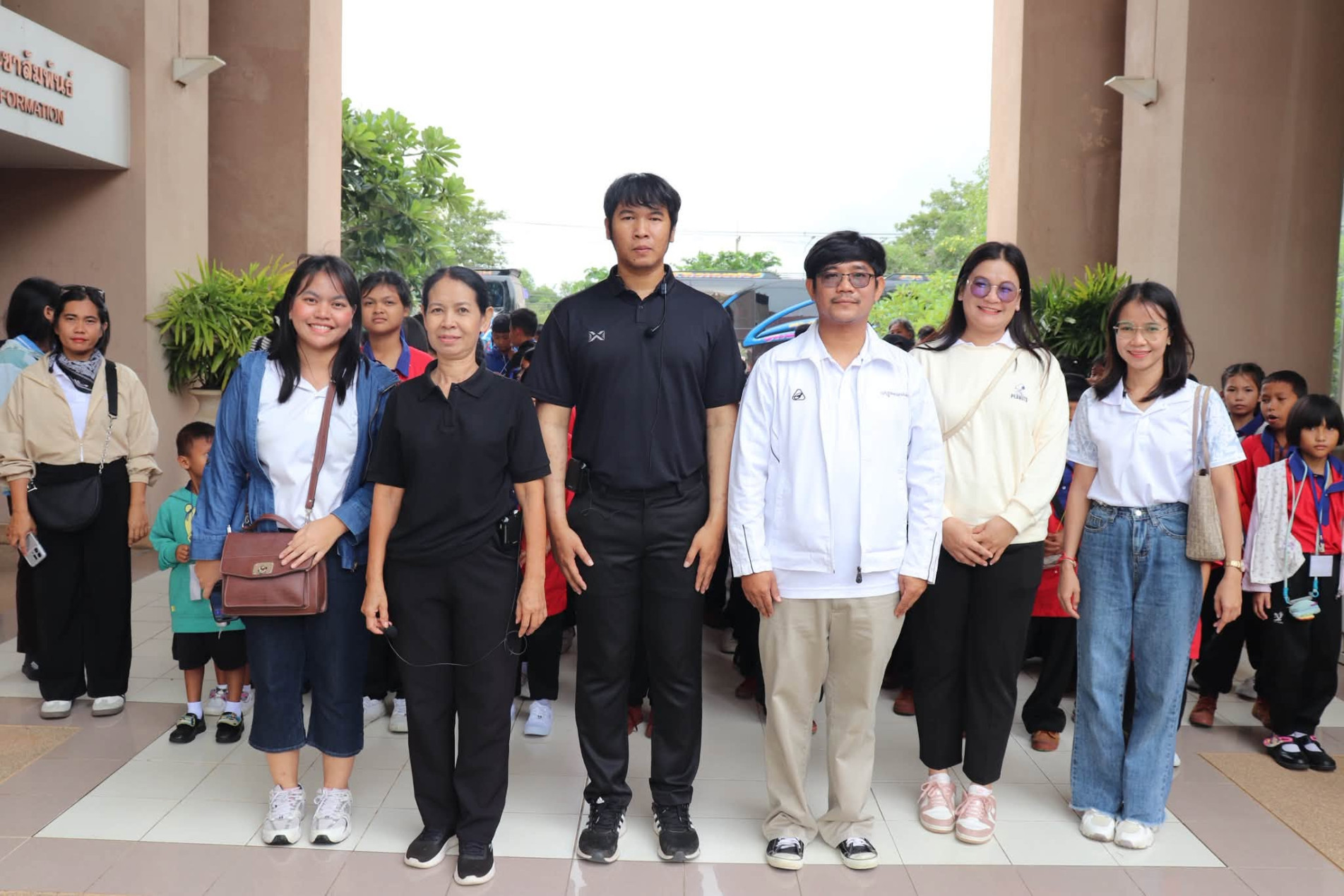 ภาพประกอบ :โรงเรียนบ้านตาเพชร ตำบลเทนมีย์ อำเภอเมืองสุรินทร์ จังหวัดสุรินทร์  ๒๐ สิงหาคม ๒๕๖๙