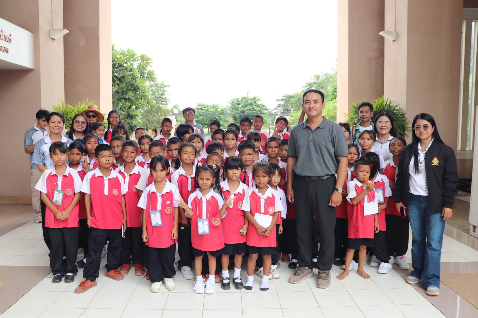 ภาพประกอบ :โรงเรียนบ้านสร้างแก้ว ตำบลแคน อำเภอสนม จังหวัดสุรินทร์