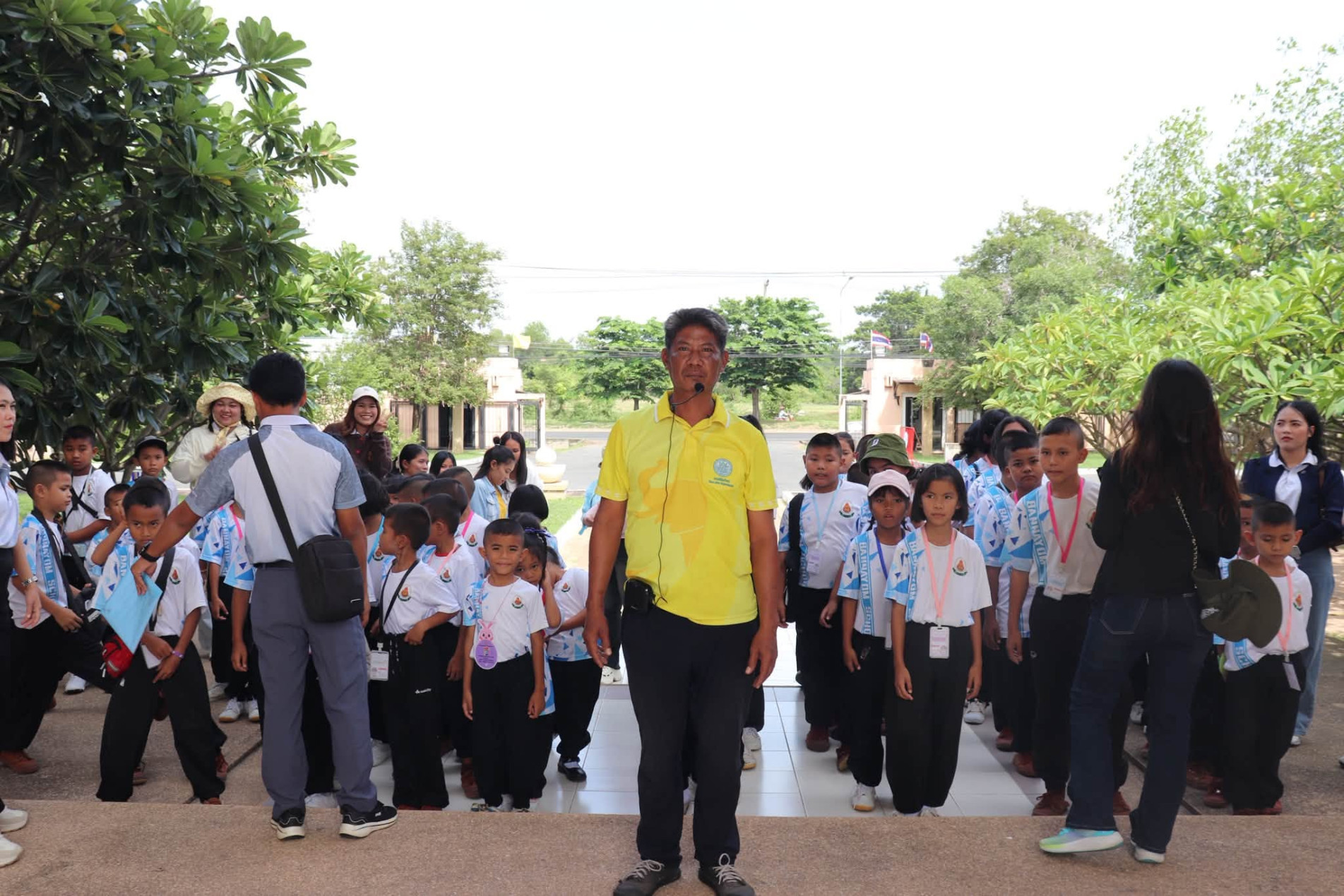 ภาพประกอบ :โรงเรียนบ้านนายม "นิยมศึกษาวิทยา" ตำบลแคน อำเภอสนม จังหวัดสุรินทร์