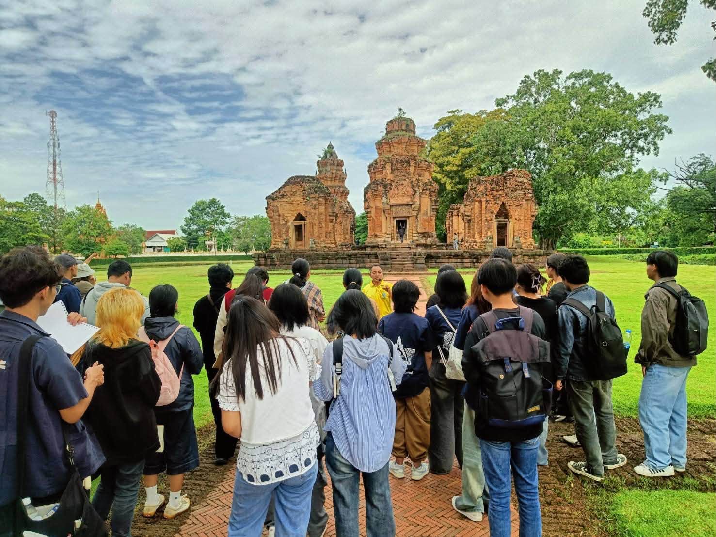 ภาพประกอบ :คณะศิลปประยุกต์และสถาปัตยกรรมศาสตร์ มหาวิทยาลัยอุบลราชธานี