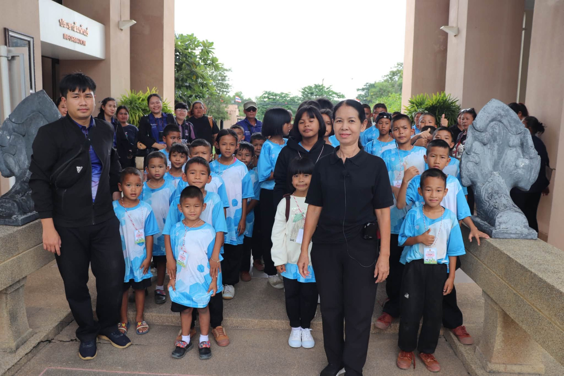 ภาพประกอบ :โรงเรียนบ้านค้อหนองคู ตำบลหนองฮะ อำเภอสำโรงทาบ จังหวัดสุรินทร์